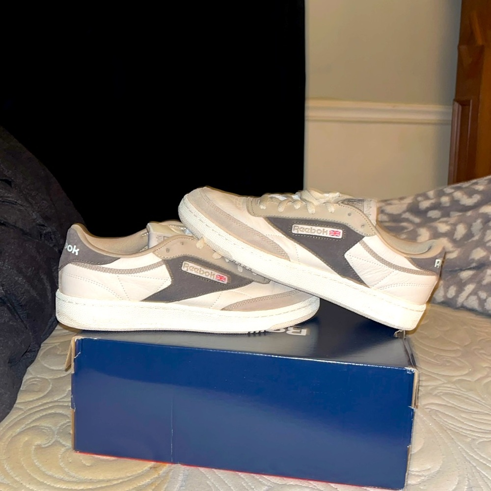 COPY - Mens Reebok size 10 selling for 35$